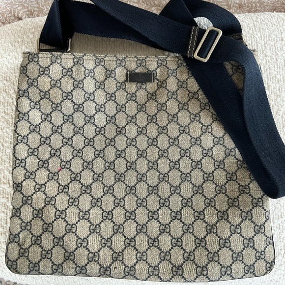 Gucci Navy Crossbody - Picture 1 of 8